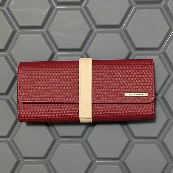 KLM Jantaminiau Women's Red Clutch - Picture 1 of 6